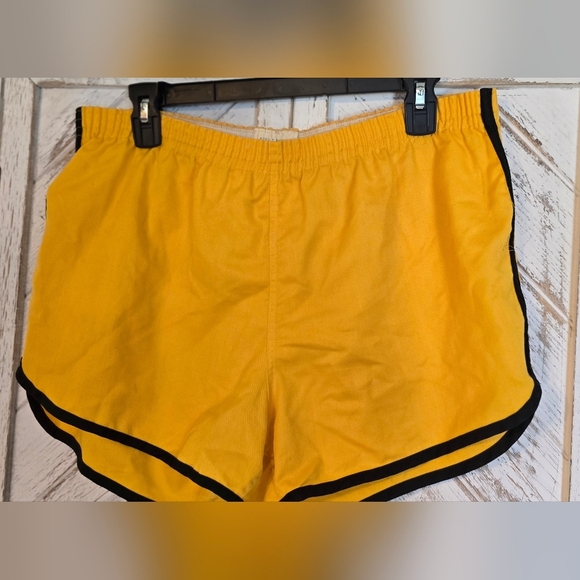 Vintage 1970's Yellow And Black Gym Shorts - Picture 3 of 9
